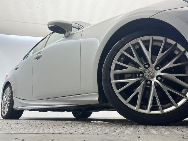 �y����18�C���`�A���~�z�C�[���z�O�ςɃ}�b�`���������A���~�z�C�[���𑕒����Ă���܂��B�e��ЊO�A���~�z�C�[����A�X�^�b�h���X�^�C�����戵�����Ă���܂��B���񂲑��k����������