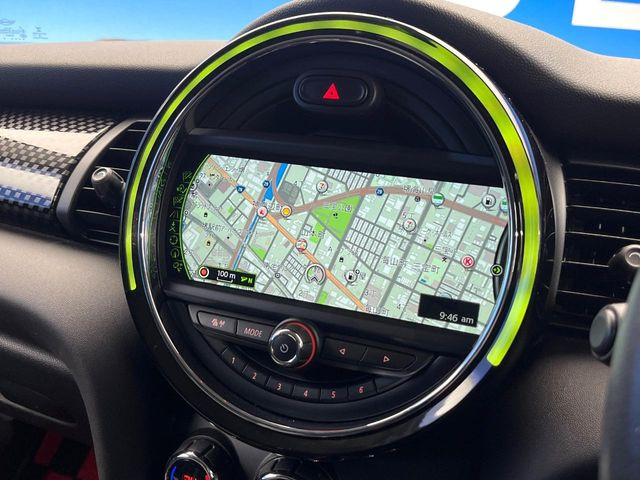 �������i�r:��̊��̂���i�r�́A����������ԓ������o���Ă���܂��B�I�[�f�B�I�@�\���[�����Ă���܂��̂ŁA�^�]�����y���߂܂���