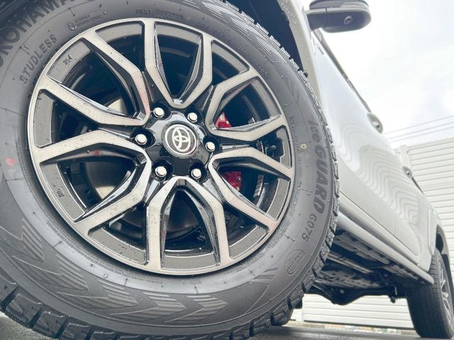 �y����18�C���`�A���~�z�C�[���z�O�ςɃ}�b�`���������A���~�z�C�[���𑕒����Ă���܂��B�e��ЊO�A���~�z�C�[����A�X�^�b�h���X�^�C�����戵�����Ă���܂��B���񂲑��k����������