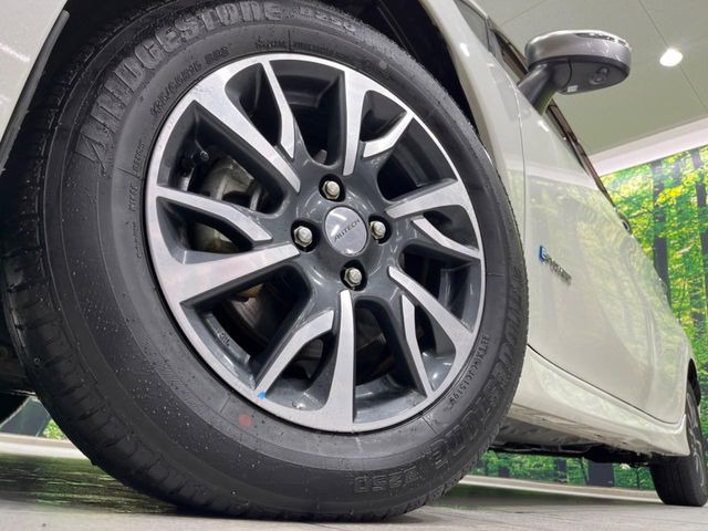 �y�O���[�h��p����15�C���`�A���~�z�C�[���z�f�U�C�����̍��������A���~�z�C�[���𑕒����Ă���܂��B�e��ЊO�A���~�z�C�[����A�X�^�b�h���X�^�C�����戵�����Ă���܂��B���񂲑��k����������