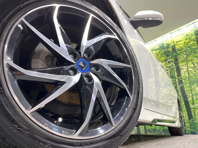 �y17�C���`�A���~�z�C�[���z�O�ςɃ}�b�`�����A���~�z�C�[���𑕒����Ă���܂��B�e��A���~�z�C�[����A�X�^�b�h���X�^�C�����戵�����Ă���܂��B���񂲑��k����������