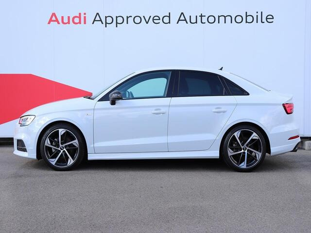 A3セダン30 TFSI スポーツ