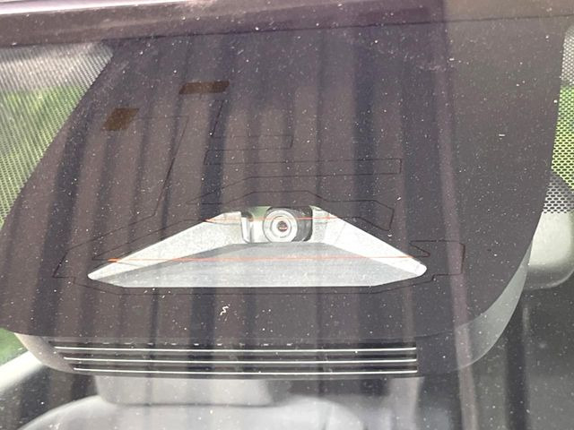 �y�g���^�Z�[�t�e�B�Z���X�z���s���ɑO���̎ԗ�����F�����A�Փ˂������Ȏ��͌x��ƃu���[�L�ŏՓˉ���Ɣ�Q�y�����A�V�X�g�B�����S�Ƀh���C�u�����y���݂��������܂��B