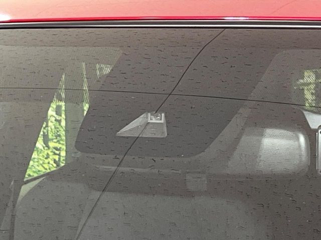 �y�g���^�Z�[�t�e�B�Z���X�z���s���ɑO���̎ԗ�����F�����A�Փ˂������Ȏ��͌x��ƃu���[�L�ŏՓˉ���Ɣ�Q�y�����A�V�X�g�B�����S�Ƀh���C�u�����y���݂��������܂��B