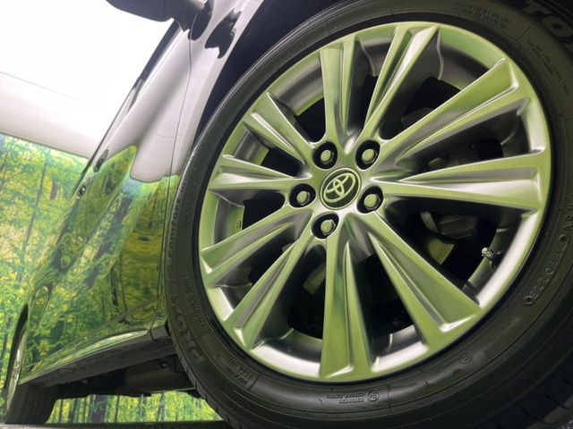 �y����18�C���`�A���~�z�C�[���z�O�ςɃ}�b�`���������A���~�z�C�[���𑕒����Ă���܂��B�e��ЊO�A���~�z�C�[����A�X�^�b�h���X�^�C�����戵�����Ă���܂��B���񂲑��k����������