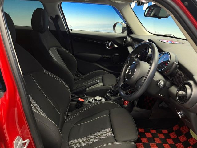 ���V�[�g�̎g�p��:�j��E�ւ�������Ȃ��A�����̒ʂ肫�ꂢ�ȏ�Ԃ��ێ����Ă���܂��B�܂��A�����N���[�j���O�E�R�[�e�B���O�����p�����������܂��B