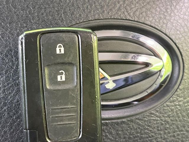 �y�L�[�t���[�V�X�e���z�J�o����|�P�b�g�ɓ��ꂽ�܂܂ł��h�A�̎{���E�������\�ȃX�}�[�g�L�[�𑕔��B�G���W���̃I���E�I�t�����J�M�����o���K�v����������Ƃ��Ă��֗��ł���