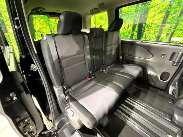 �Z�J���h�V�[�g�͒������������ƂȂ��Ă���A�X���C�h����ΒʘH�X�y�[�X���o��!�O��̈ړ����Ƃ��Ă��ȒP�ł���������A8����Ԏ������K�ȍ���S�n�̃V�[�g�ƂȂ��Ă��܂���