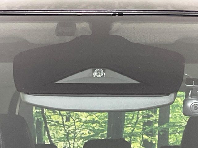 �y�C���e���W�F���g�G�}�[�W�F���V�[�u���[�L�z�t�����g�J�����őO���̎ԗ�����s�҂����m�B�Փ˂������Ȏ��͏Փ˔�Q�y���u���[�L���쓮�A�Փˉ�����T�|�[�g�B�����S�Ƀh���C�u�����y���݂��������܂��B