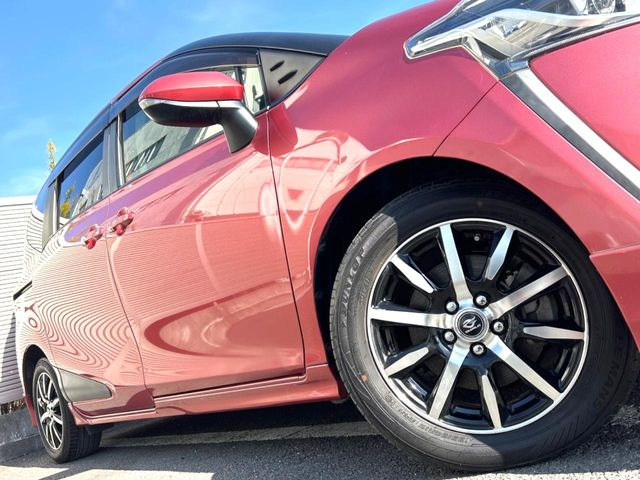 �y15�C���`�A���~�z�C�[���z�O�ςɃ}�b�`�����A���~�z�C�[���𑕒����Ă���܂��B�e��A���~�z�C�[����A�X�^�b�h���X�^�C�����戵�����Ă���܂��B���񂲑��k����������