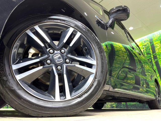 �y�����A���~�z�C�[���z�O�ςɃ}�b�`���������A���~�z�C�[���𑕒����Ă���܂��B�e��ЊO�A���~�z�C�[����A�X�^�b�h���X�^�C�����戵�����Ă���܂��B���񂲑��k����������