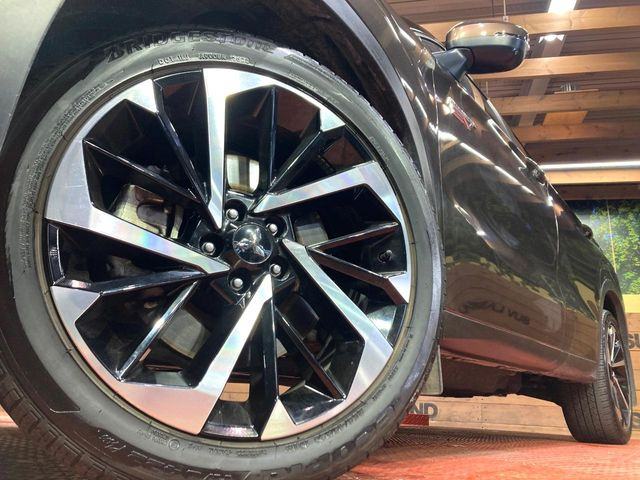 �y����20�C���`�A���~�z�C�[���z�O�ςɃ}�b�`���������A���~�z�C�[���𑕒����Ă���܂��B�e��ЊO�A���~�z�C�[����A�X�^�b�h���X�^�C�����戵�����Ă���܂��B���񂲑��k����������