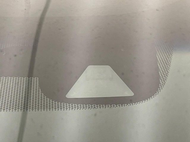 �y�z���_�Z���V���O�z���s���ɑO���̎ԗ�����F�����A�Փ˂������Ȏ��͌x��ƃu���[�L�ŏՓˉ���Ɣ�Q�y�����A�V�X�g�B�����S�Ƀh���C�u�����y���݂��������܂��B