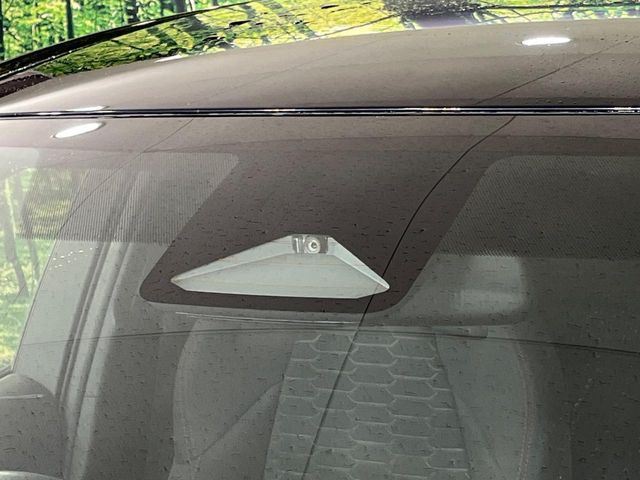 �y�g���^�Z�[�t�e�B�Z���X�z���s���ɑO���̎ԗ�����F�����A�Փ˂������Ȏ��͌x��ƃu���[�L�ŏՓˉ���Ɣ�Q�y�����A�V�X�g�B�����S�Ƀh���C�u�����y���݂��������܂��B