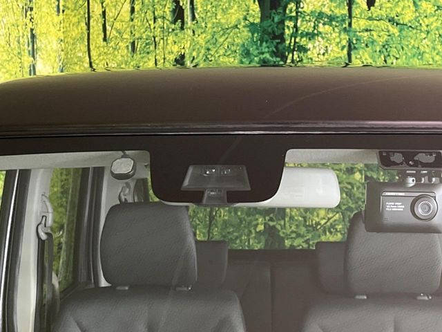 �y�X�}�[�g�u���[�L�T�|�[�g�z���s���ɑO���̎ԗ�����F�����A�Փ˂������Ȏ��͌x��ƃu���[�L�ŏՓˉ���Ɣ�Q�y�����A�V�X�g�B�����S�Ƀh���C�u�����y���݂��������܂��B