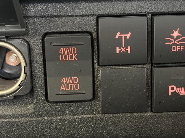 4WD�̂��Ԃł��̂ŁA�ᓹ�ł����S�ł���~��n�n��ɂ��Z�܂��̕��ȊO�ɂ��A�E�B���^�[�X�|�[�c����̕���~��n��֋A�Ȃ����@�������ɂ���������!