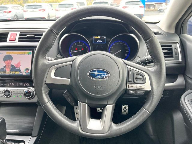 �y�����v�����X�e�A�����O�z�㎿�Ȋv���g�p���邱�ƂŁA��ɂ����������݂ƂĂ��^�]���₷���n���h���ł���