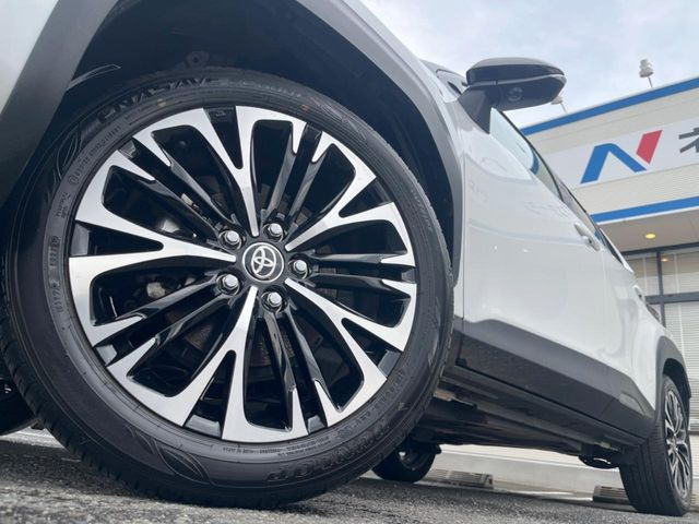 �y����18�C���`�A���~�z�C�[���z�O�ςɃ}�b�`���������A���~�z�C�[���𑕒����Ă���܂��B�e��ЊO�A���~�z�C�[����A�X�^�b�h���X�^�C�����戵�����Ă���܂��B���񂲑��k����������