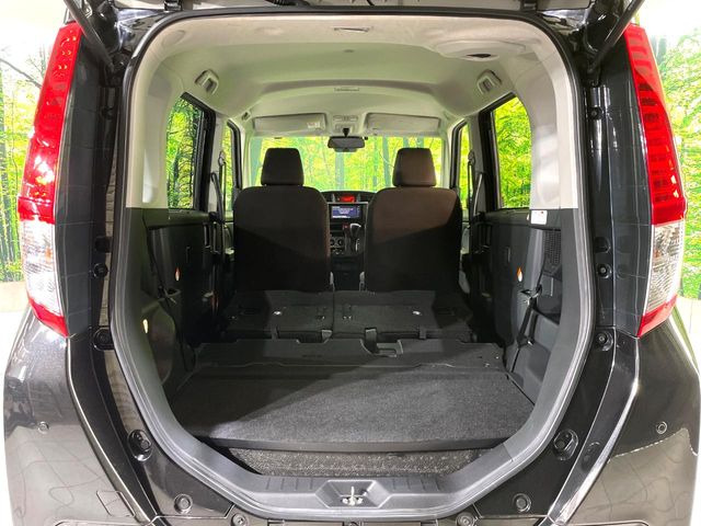 ���i�̂���������ʋ΁A���}���ɏ\���ȉ׎��X�y�[�X���m�ۂ��Ă���܂��B�Z�J���h�V�[�g��|���ƁA�傫�ȉו��̐ύڂ��\�ł���