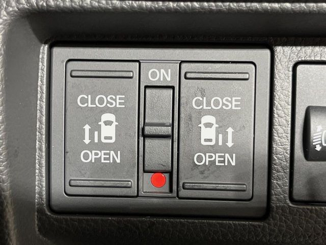 �y�����p���[�X���C�h�h�A�z�X�}�[�g�L�[��^�]�Ȃ̃X�C�b�`�Ō�ȗ����X���C�h�h�A�̊J���\���d��������͂����ăh�A���J����K�v�������A�����Ȃ��q�l�ł��ȒP�ɊJ���߂ł����K�ł���