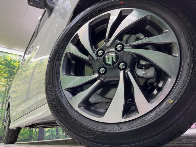 �y����15�C���`�A���~�z�C�[���z�O�ςɃ}�b�`���������A���~�z�C�[���𑕒����Ă���܂��B�e��ЊO�A���~�z�C�[����A�X�^�b�h���X�^�C�����戵�����Ă���܂��B���񂲑��k����������