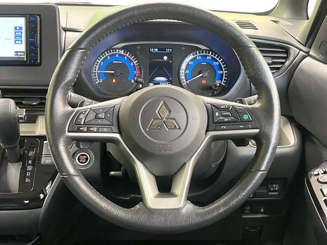 �y�����v�����X�e�A�����O�z�㎿�Ȋv���g�p���邱�ƂŁA��ɂ����������݂ƂĂ��^�]���₷���n���h���ł���