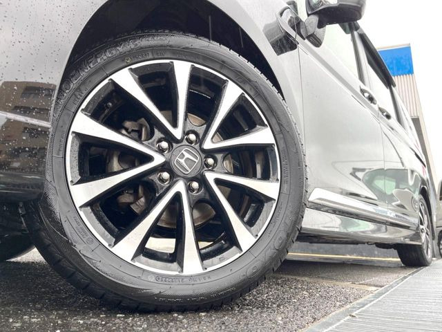 �y����17�C���`�A���~�z�C�[���z�O�ςɃ}�b�`���������A���~�z�C�[���𑕒����Ă���܂��B�e��ЊO�A���~�z�C�[����A�X�^�b�h���X�^�C�����戵�����Ă���܂��B���񂲑��k����������