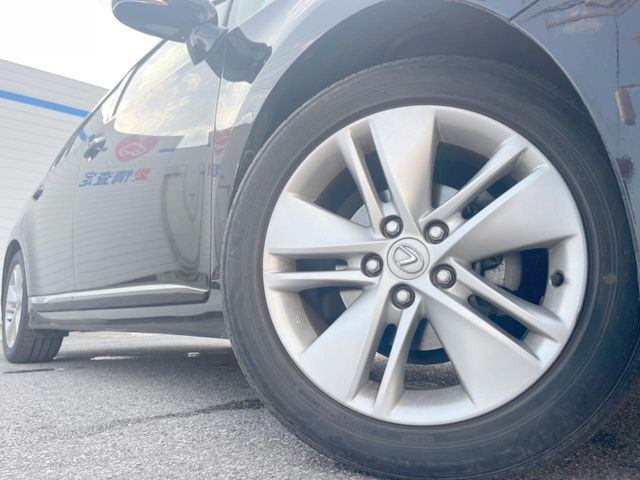 �y�����A���~�z�C�[���z�O�ςɃ}�b�`���������A���~�z�C�[���𑕒����Ă���܂��B�e��ЊO�A���~�z�C�[����A�X�^�b�h���X�^�C�����戵�����Ă���܂��B���񂲑��k����������