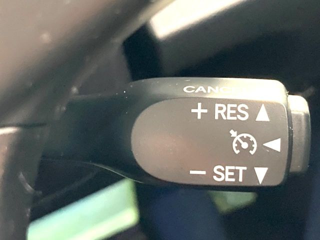 �y�N���[�Y�R���g���[���z�������H�����N���N���s�B�A�N�Z���𗣂��Ă���葬�x�ő��s���ł��A�������^�]���̕��S���y��!�����E�������ȒP�ȃX�C�b�`����Œ����ł��܂��B