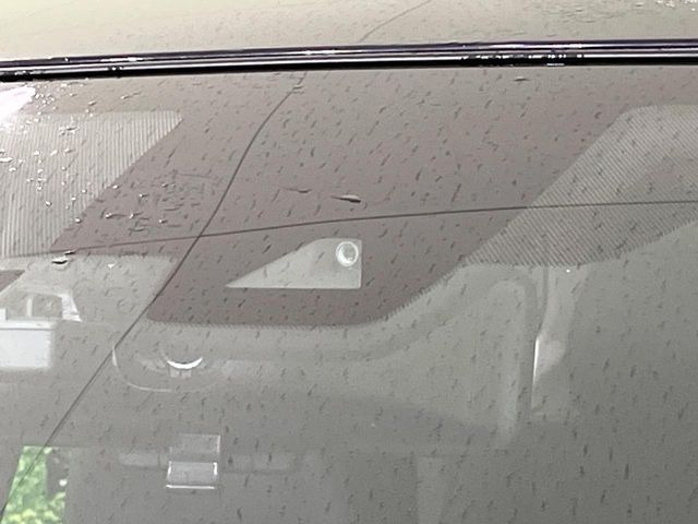 �y�C���e���W�F���g�G�}�[�W�F���V�[�u���[�L�z�t�����g�J�����őO���̎ԗ�����s�҂����m�B�Փ˂������Ȏ��͏Փ˔�Q�y���u���[�L���쓮�A�Փˉ�����T�|�[�g�B�����S�Ƀh���C�u�����y���݂��������܂��B