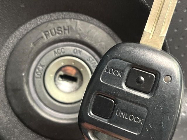 �y�L�[���X�z�������ꂽ�ꏊ����ł��{�^����Ńh�A�̊J���E�{�����ł���̂łƂ��Ă��֗�!�h�A�̌�������ɏ������邱�Ƃ�����܂����