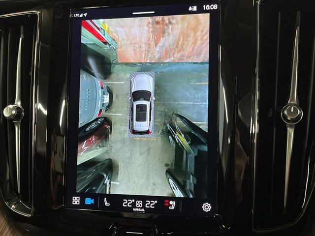 ���p�m���~�b�N�r���[���j�^�[:��p�̃J�����ɂ��A�ォ�猩���낵���悤�Ȏ��_��360�x�N���}�̎��͂��m�F���邱�Ƃ��ł��܂������p�������m�F���₷���A�����ꏊ�ł̐؂�Ԃ��⒓�Ԃ��X���[�Y�ɍs���܂��B