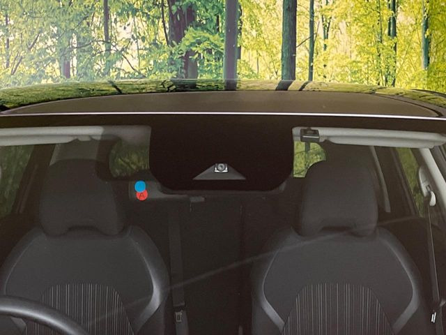 �y�G�}�[�W�F���V�[�u���[�L�z���s���ɑO���̎ԗ�����F�����A�Փ˂������Ȏ��͌x��ƃu���[�L�ŏՓˉ���Ɣ�Q�y�����A�V�X�g�B�����S�Ƀh���C�u�����y���݂��������܂��B