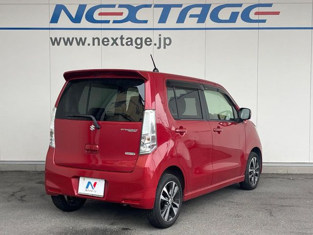 ��D�]�𒸂��Ă���܂��{�f�B�̒e�X�v���b�V���R�[�g���D�]��t���B�ʏ�̃K���X�R�[�g�ƈقȂ�A�ϋv�N��6�N�̖��@���K���X�R�[�e�B���O���A�{�f�B���L���C�ȏ�Ԃɕۂ��Ă���܂��B