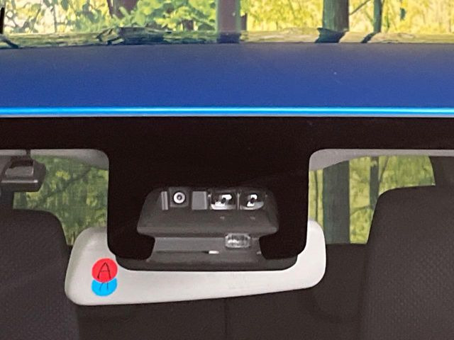 �y�Z�[�t�e�B�T�|�[�g�z���s���ɑO���̎ԗ�����F�����A�Փ˂������Ȏ��͌x��ƃu���[�L�ŏՓˉ���Ɣ�Q�y�����A�V�X�g�B�����S�Ƀh���C�u�����y���݂��������܂��B