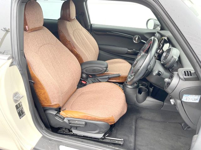 ���V�[�g�̎g�p��:�j��E�ւ�������Ȃ��A�����̒ʂ肫�ꂢ�ȏ�Ԃ��ێ����Ă���܂��B�܂��A�����N���[�j���O�E�R�[�e�B���O�����p�����������܂��B