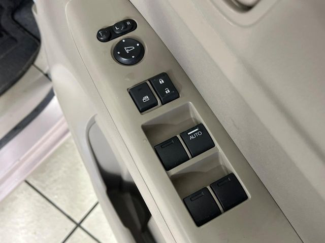 �y�d���i�[�~���[�z�T�C�h�~���[�͓d���i�[���ƂȂ��Ă���A�������ԏ�ł��L�Y�������X�N��}�����܂��B