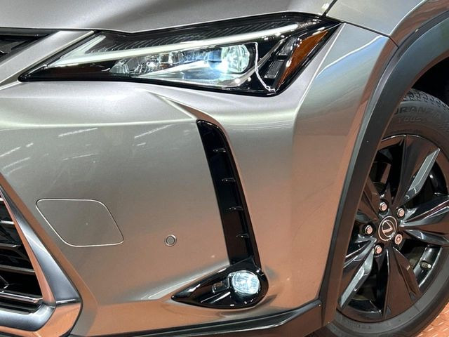 �yLED�w�b�h���C�g�z���V����ԑ��s�����ǍD�Ȏ��E���m�ۂ����S���ĉ^�]�ł��鍂�P�xLED�w�b�h���C�g�𑕔�!�_�����x�������A����d�͂��}�����Ă��܂��B