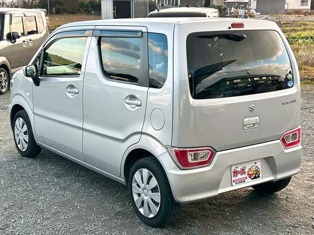 ���X�ł͌y�����Ԃ��畁�ʎԂ܂ŕ��L���I�[�����[�J�[�̎Ԏ�E�F�E�O���[�h��L�x�ɑ����Ă���܂��B