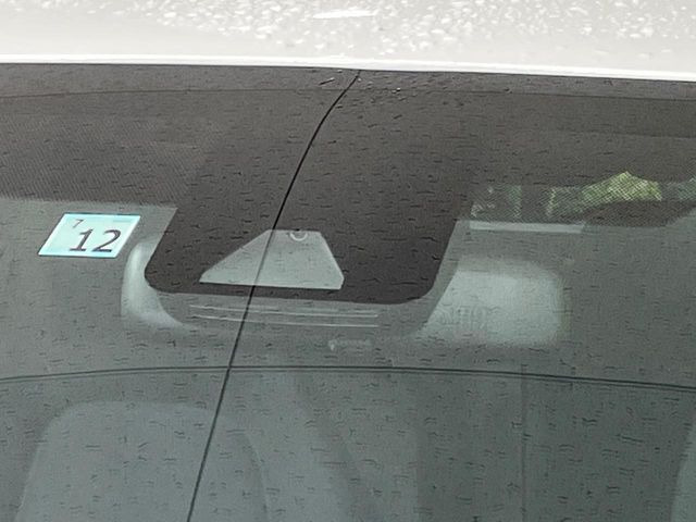 �y�g���^�Z�[�t�e�B�Z���X�z���s���ɑO���̎ԗ�����F�����A�Փ˂������Ȏ��͌x��ƃu���[�L�ŏՓˉ���Ɣ�Q�y�����A�V�X�g�B�����S�Ƀh���C�u�����y���݂��������܂��B