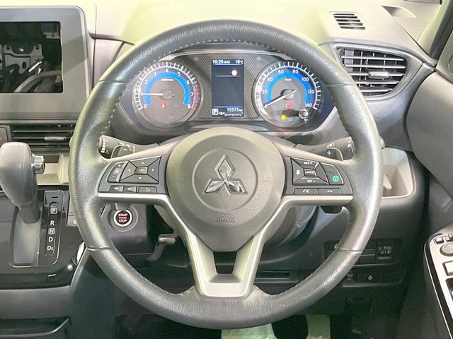 �y�����v�����X�e�A�����O�z�㎿�Ȋv���g�p���邱�ƂŁA��ɂ����������݂ƂĂ��^�]���₷���n���h���ł���