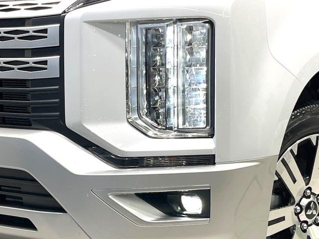 �yLED�w�b�h���C�g�z���V����ԑ��s�����ǍD�Ȏ��E���m�ۂ����S���ĉ^�]�ł��鍂�P�xLED�w�b�h���C�g�𑕔�!�_�����x�������A����d�͂��}�����Ă��܂��B