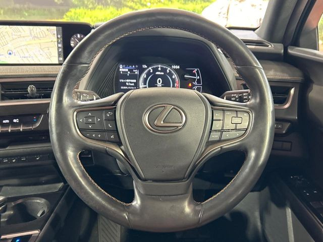 �y�����v�����X�e�A�����O�z�㎿�Ȋv���g�p���邱�ƂŁA��ɂ����������݂ƂĂ��^�]���₷���n���h���ł���