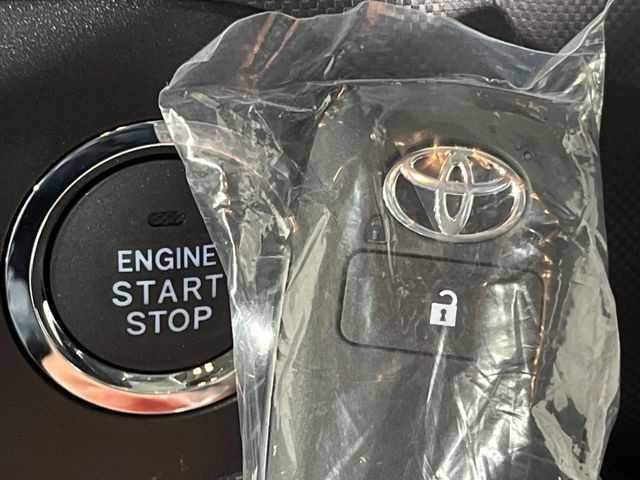 �y�X�}�[�g�L�[�z�J�o����|�P�b�g�ɓ��ꂽ�܂܂ł��h�A�̎{���E�������\�ȃX�}�[�g�L�[�𑕔��B�G���W���̃I���E�I�t�����J�M�����o���K�v����������Ƃ��Ă��֗��ł���