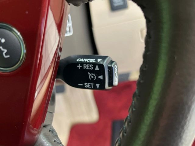 �y�N���[�Y�R���g���[���z�������H�����N���N���s�B�A�N�Z���𗣂��Ă���葬�x�ő��s���ł��A�������^�]���̕��S���y��!�����E�������ȒP�ȃX�C�b�`����Œ����ł��܂��B