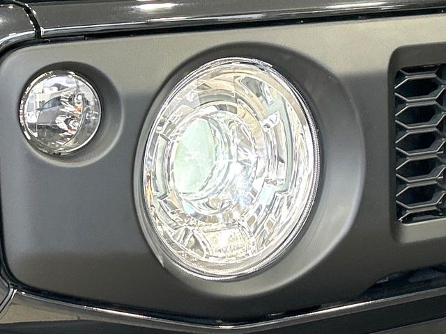 �yLED�w�b�h���C�g�z���V����ԑ��s�����ǍD�Ȏ��E���m�ۂ����S���ĉ^�]�ł��鍂�P�xLED�w�b�h���C�g�𑕔�!�_�����x�������A����d�͂��}�����Ă��܂��B