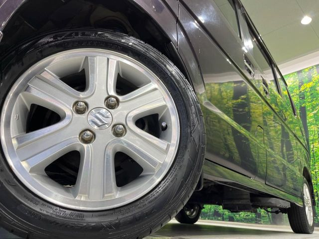 �y�O���[�h��p����14�C���`�A���~�z�C�[���z�f�U�C�����̍��������A���~�z�C�[���𑕒����Ă���܂��B�e��ЊO�A���~�z�C�[����A�X�^�b�h���X�^�C�����戵�����Ă���܂��B���񂲑��k����������