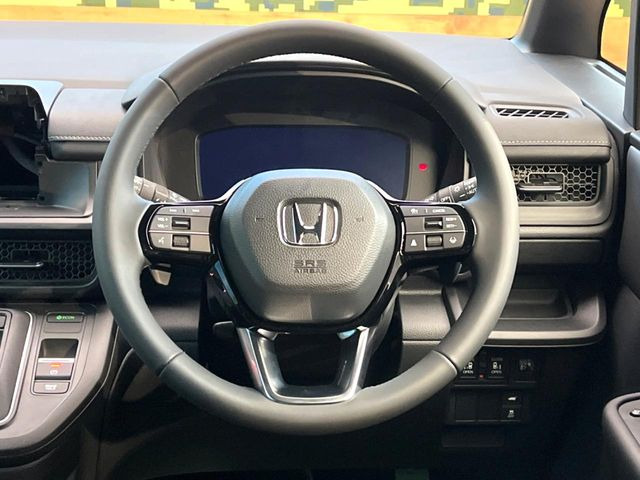 �y�����v�����X�e�A�����O�z�㎿�Ȋv���g�p���邱�ƂŁA��ɂ����������݂ƂĂ��^�]���₷���n���h���ł���