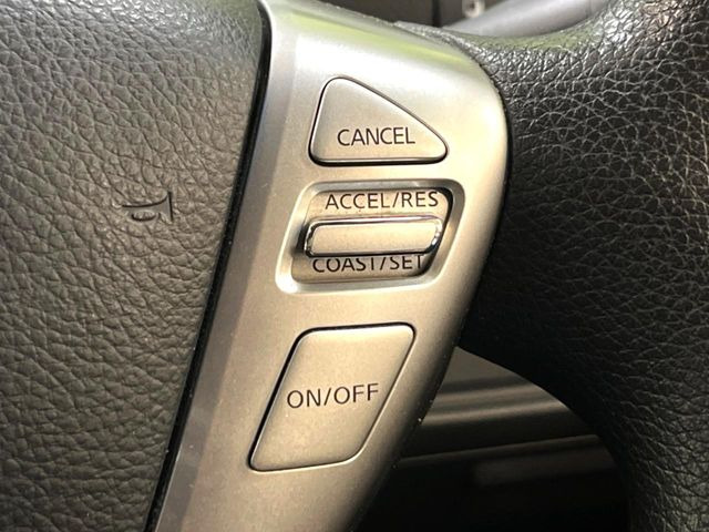 �y�N���[�Y�R���g���[���z�������H�����N���N���s�B�A�N�Z���𗣂��Ă���葬�x�ő��s���ł��A�������^�]���̕��S���y��!�����E�������ȒP�ȃX�C�b�`����Œ����ł��܂��B