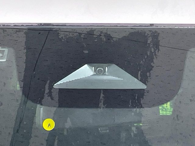 �y�z���_�Z���V���O�z���s���ɑO���̎ԗ�����F�����A�Փ˂������Ȏ��͌x��ƃu���[�L�ŏՓˉ���Ɣ�Q�y�����A�V�X�g�B�����S�Ƀh���C�u�����y���݂��������܂��B